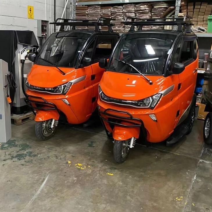 Hot Selling 3-Wheeler Tricycle Electric Motorcycle With Closed Cabin